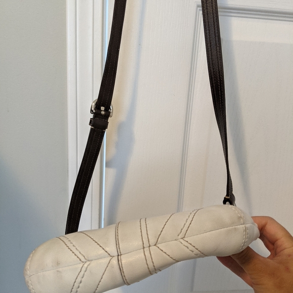 Coach leather crossbody swing bag - Picture 3 of 8